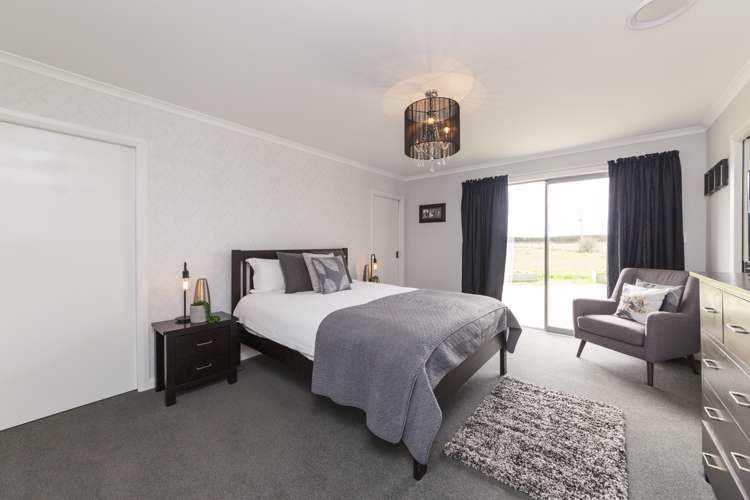 161 Spur Road West Feilding_18