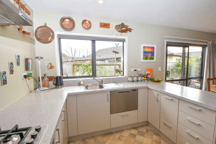 8 Ashmore Park Road Carterton_7