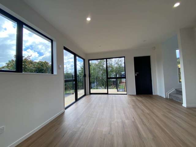 32D Margaret Henry Crescent Oteha_2