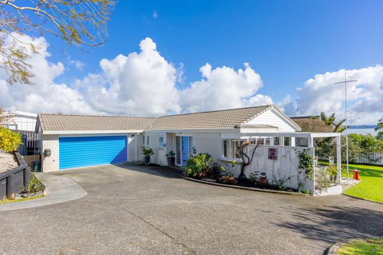 2/984 Whangaparaoa Road Manly_22