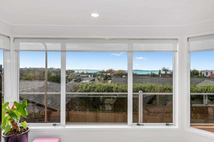 4 Dorrington Place Eastern Beach_16