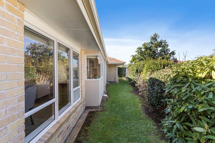 98b Beach Road Pahurehure_19