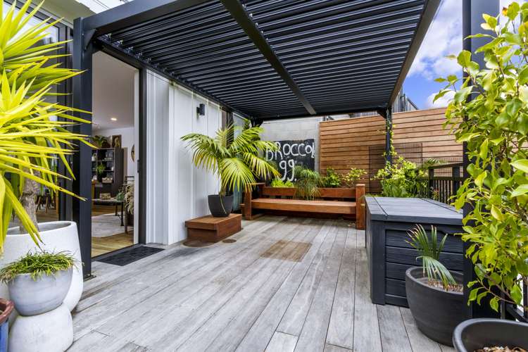 77 Bonair Crescent Silverdale_16