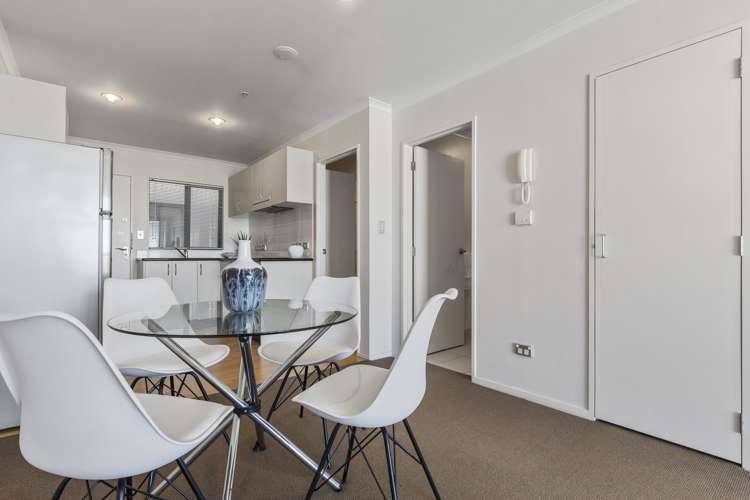 A603/176 Broadway Newmarket_5