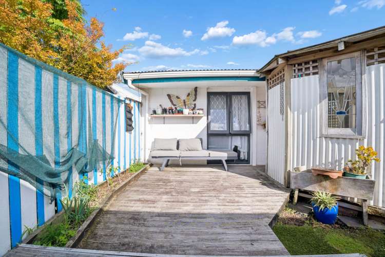 2/9 Poinsettia Place Henderson_8