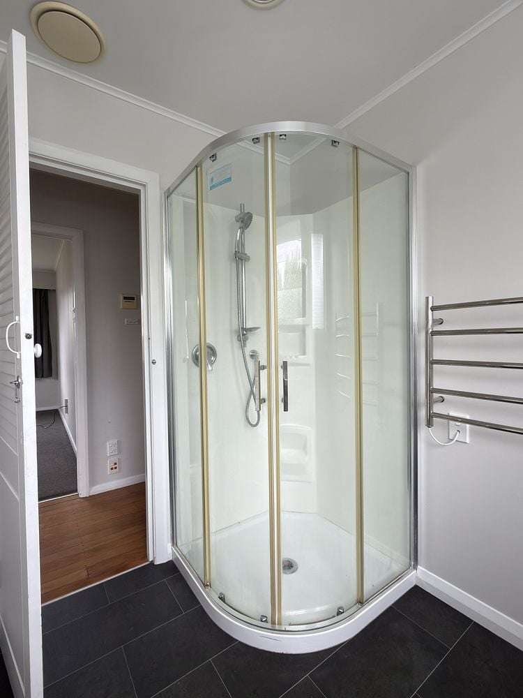 8 Bathurst Street Silverstream_18