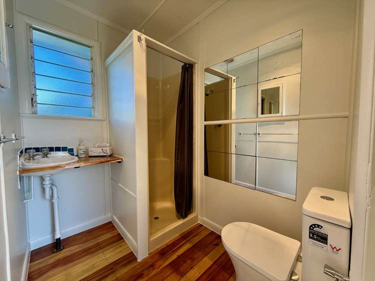 27 Lorenzen Bay Road Raglan_11