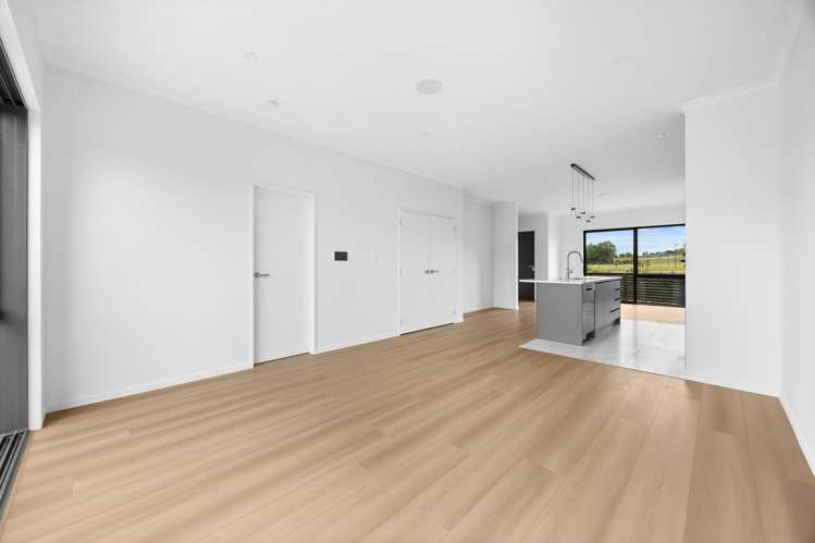 121 Otuwairoa Esplanade Papakura_9