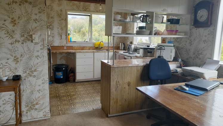 31 Powells Road Cable Bay_6