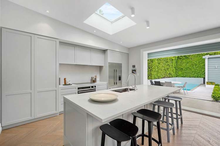 9 Shoal Bay Road Devonport_14