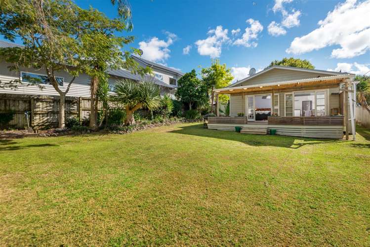 13 Coronation Street Belmont_5