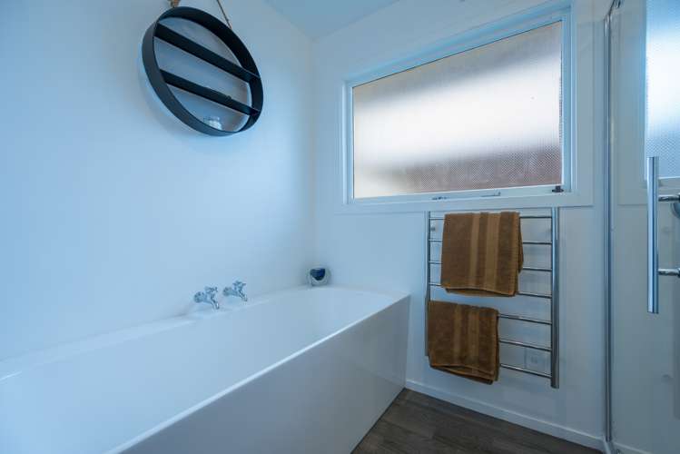 21 Tennyson Crescent Stoke_12