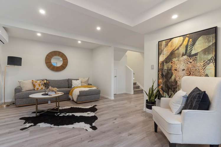 2/7 Louise Place Browns Bay_1