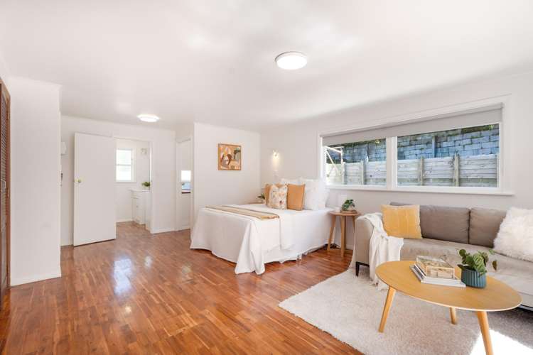 64 Helston Road Paparangi_14