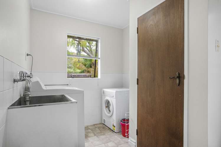 52 Mcenroe Grove Naenae_10