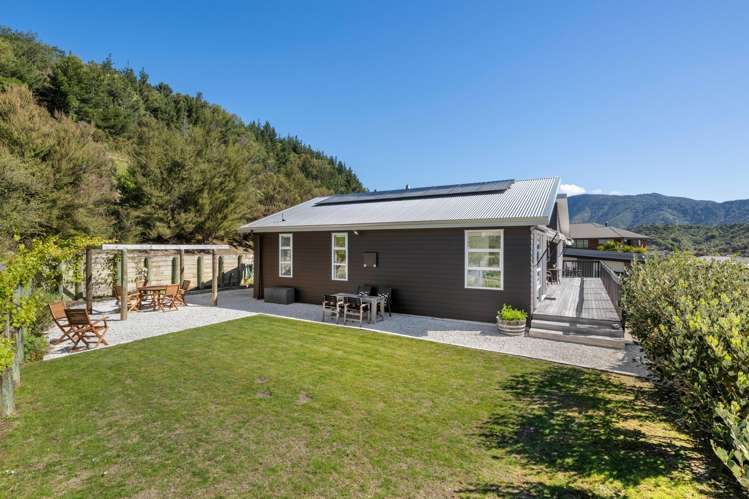 8 Fantail Heights Picton_10