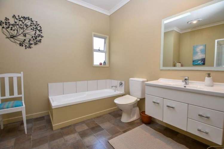 26 Deller Drive Carterton_18