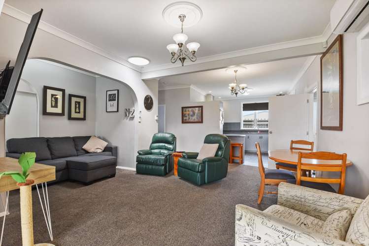 11 Russell Road Fairy Springs_4