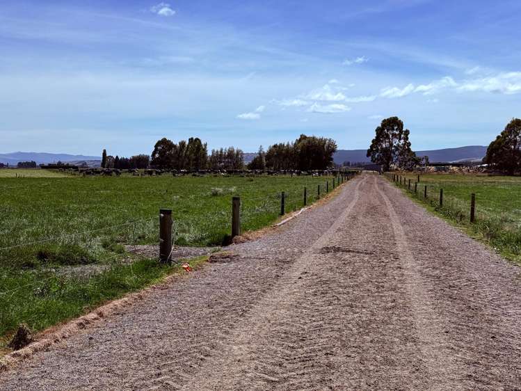 867 Hundred Line Road East South Hillend_3