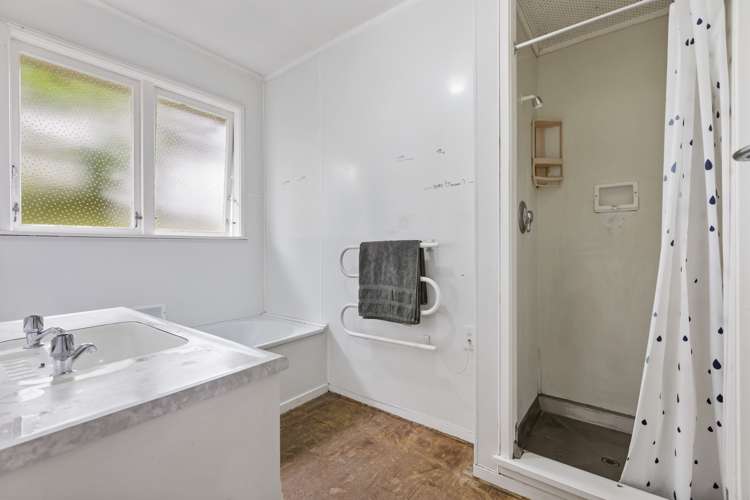 6 Hutchinsons Road Bucklands Beach_12