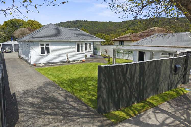 17 Burden Avenue Wainuiomata_22
