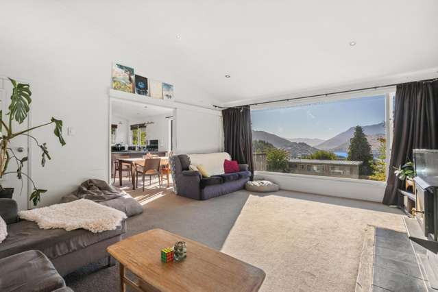 6 Wynyard Crescent Fernhill/Sunshine Bay_3