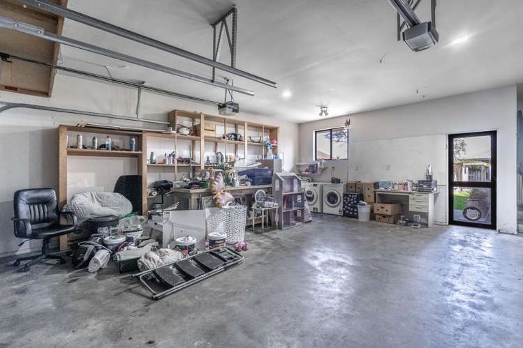 700 Queens Drive Waikiwi_15