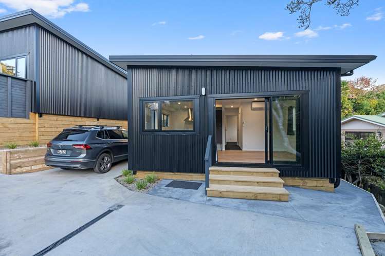Units 1 and 2/10A Awanui Street Merrilands_20