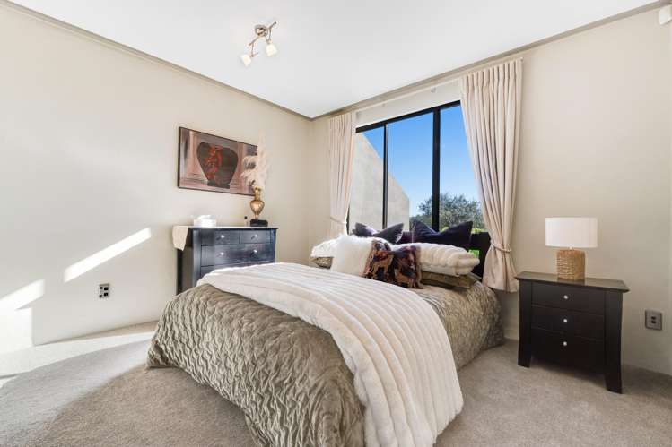 498 Redoubt Road Flat Bush_36