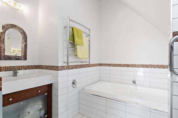 18 Marama Terrace Eastbourne_16