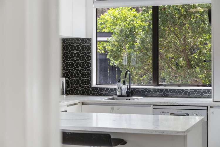 2/63a Colwill Road Massey_9