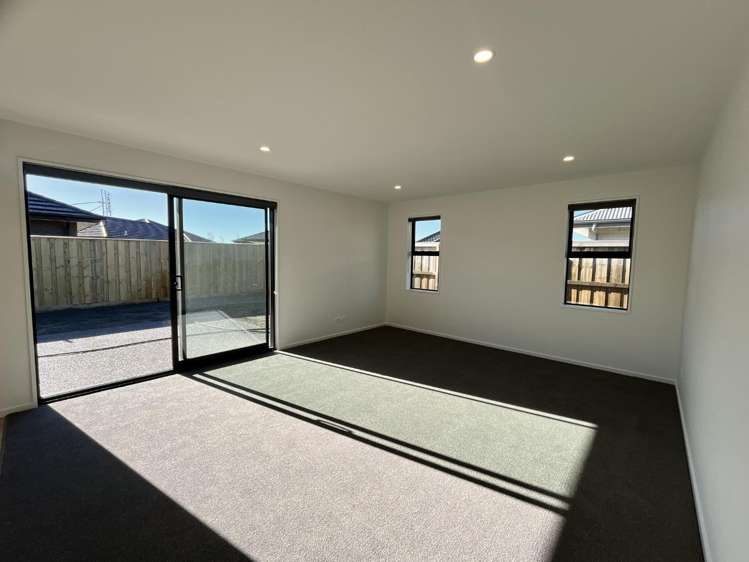 23 Longore Way 11103_6