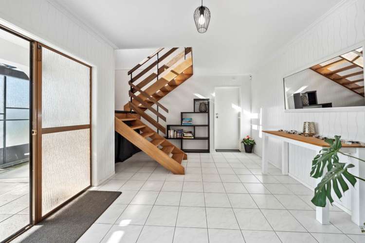 8 Ian Place Glendene_14