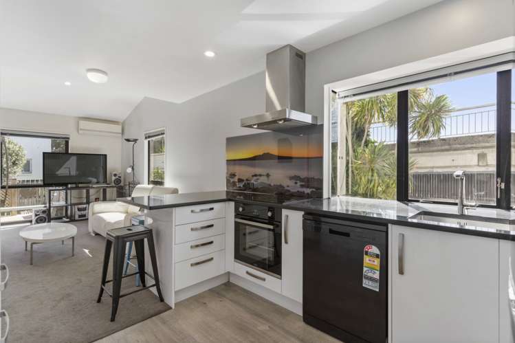 1/22a Willcott Street Mount Albert_6