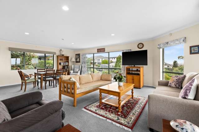 2/89 Churchill Drive Taradale_2