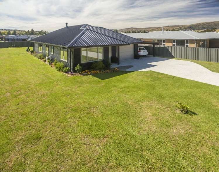 20 Quinnat Street Albert Town_15