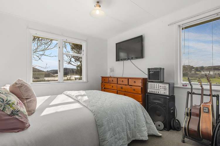 69 Warspite Avenue Cannons Creek_11