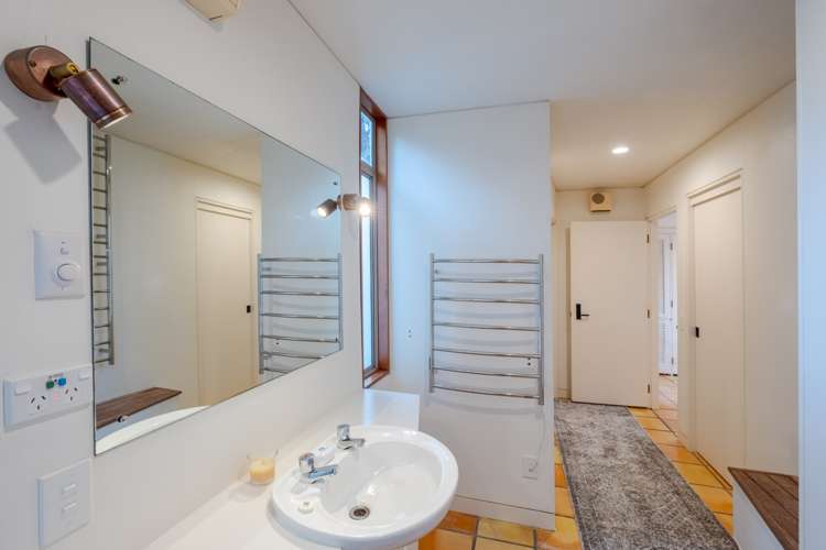 83 Coromandel Road Oneroa_24