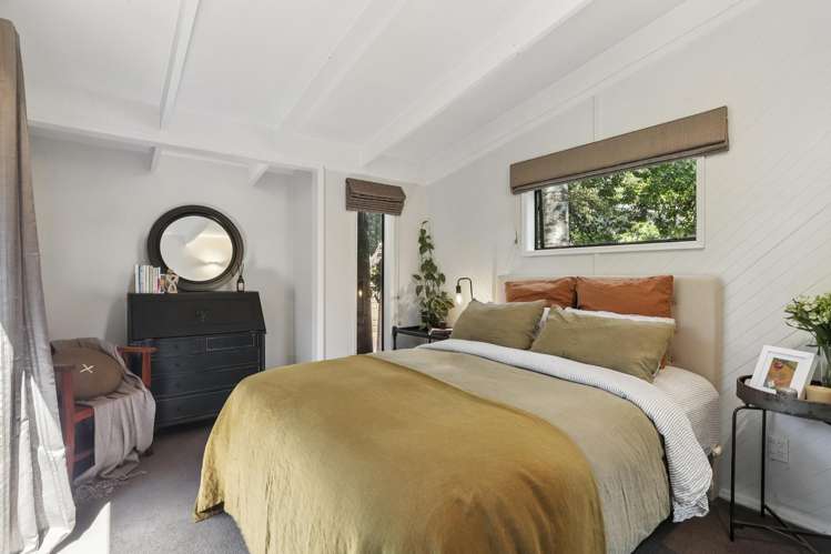 34 Hollywood Avenue Titirangi_16