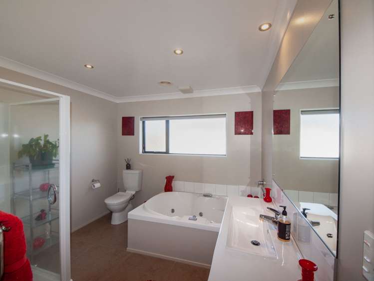 8 Cheetwood Street Churton Park_13