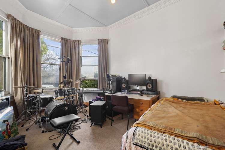 27 Hiropi Street Newtown_10