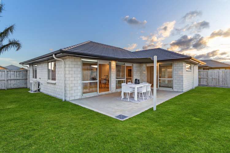 14 Livingstone Drive Papamoa_9