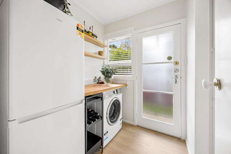 2/81A Kings Road Panmure_11