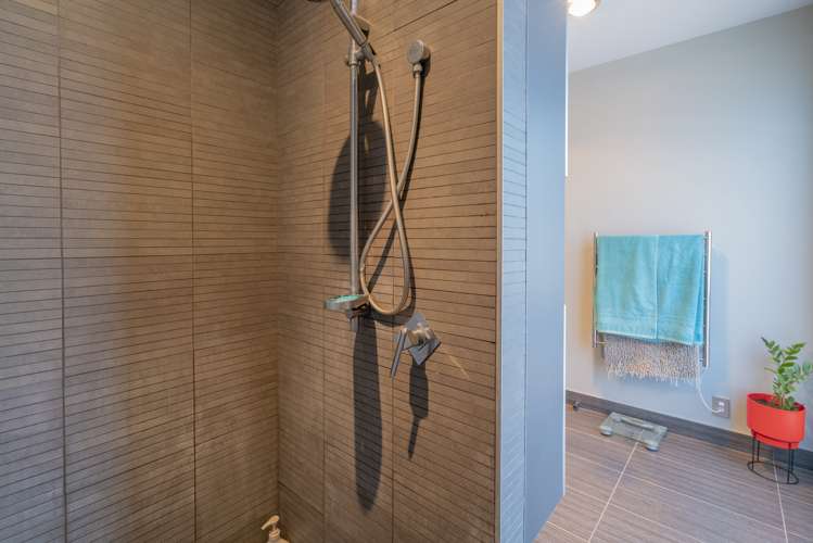 4 Hawk Hill Crescent Cooks Beach_15