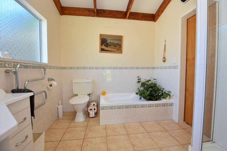 110 Somerset Road Carterton_12