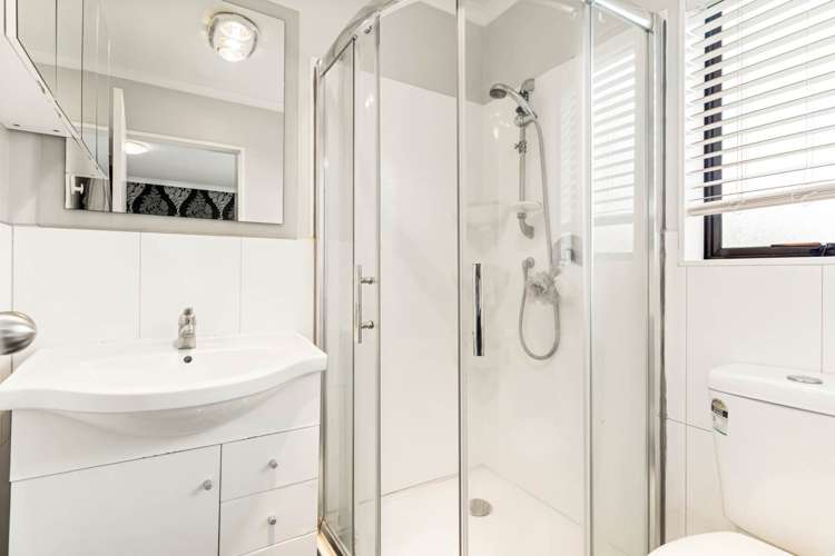 69 Rosier Road Glen Eden_14