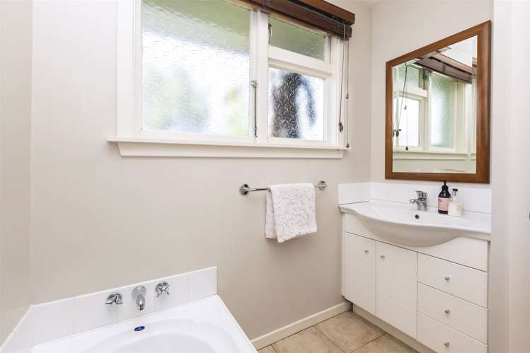 7 Player Place Shirley_15