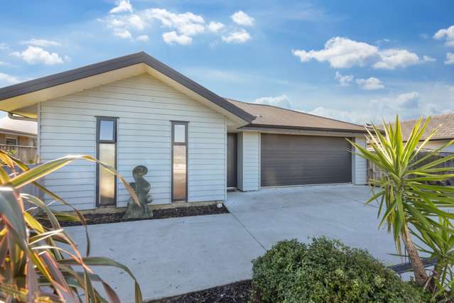 Spacious Family Home With Reserve at Your Doorstep