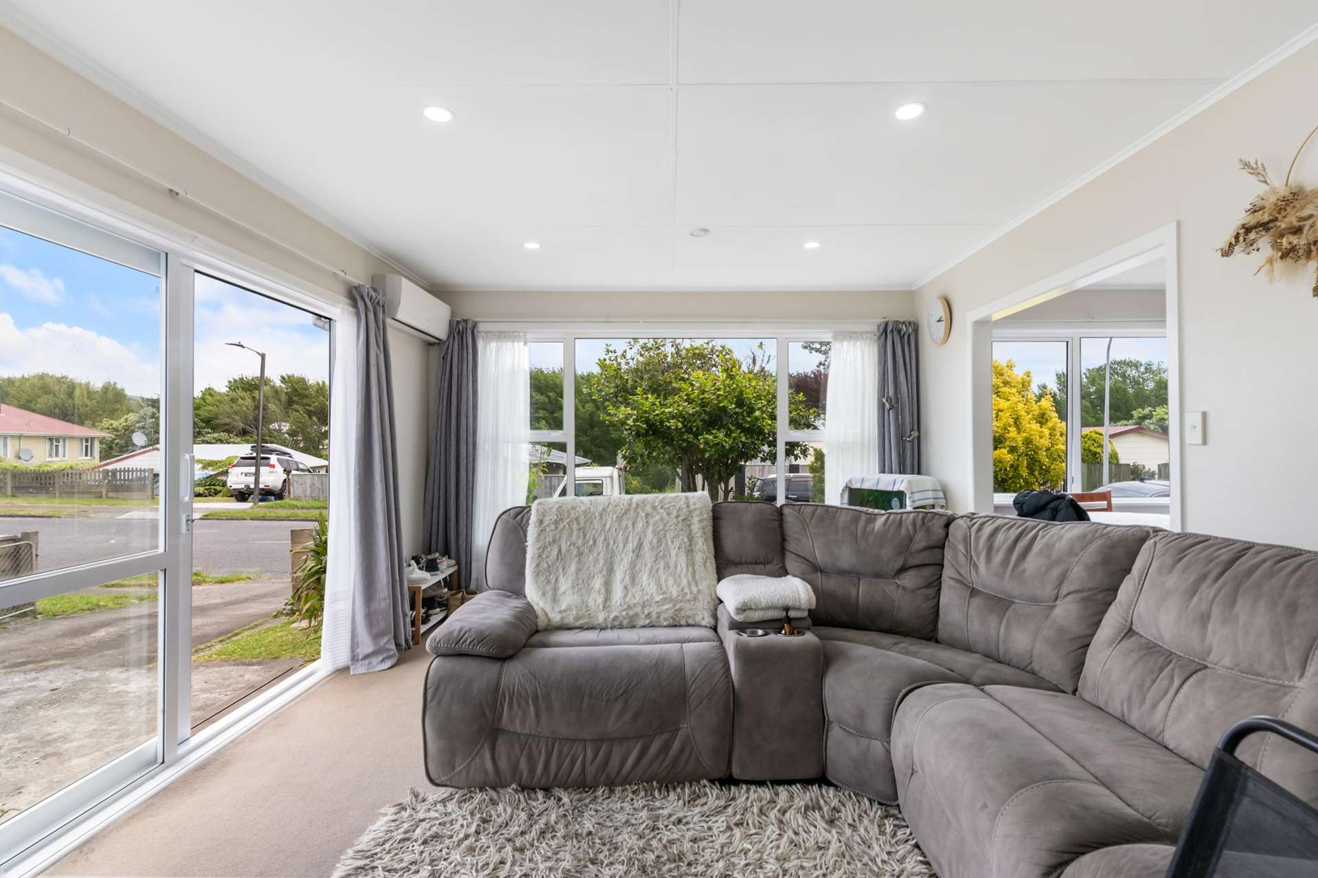 44 Kokiri Crescent Waitangirua_0