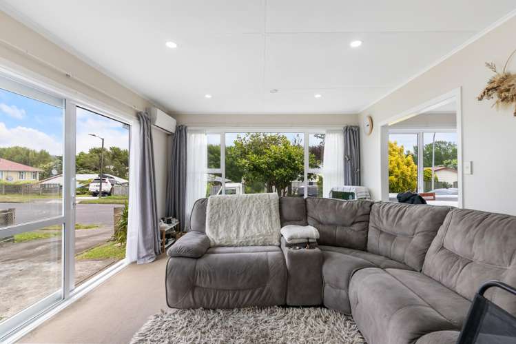 44 Kokiri Crescent Waitangirua_3